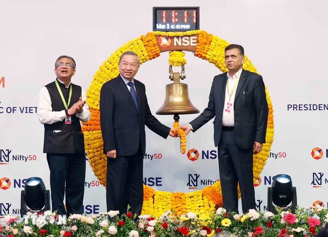 Top leader visits National Stock Exchange of India- Ảnh 1.