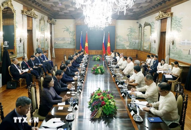 Top Vietnamese leader holds talks with Philippine President in Manila- Ảnh 3. Top Vietnamese leader holds talks with Philippine President in Manila- Ảnh 3.