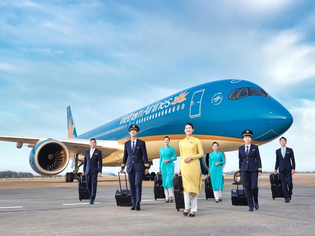 Viet Nam Airlines officially launches Ha Noi-Amsterdam air service - Ảnh 1.