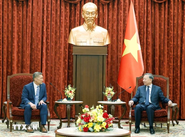 Top leader To Lam hosts Acting U.S. Secretary of the Navy Hung Cao- Ảnh 1.