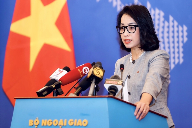 Viet Nam respects freedom of navigation, overflight in East Sea- Ảnh 1.