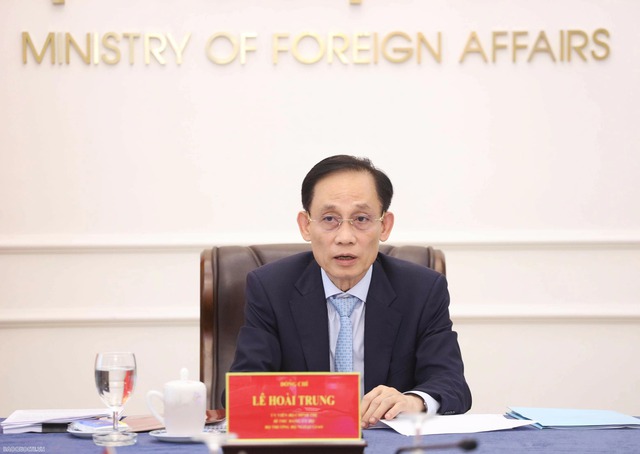 Foreign Minister holds phone call with Kuwaiti counterpart- Ảnh 1. Foreign Minister holds phone call with Kuwaiti counterpart- Ảnh 1.