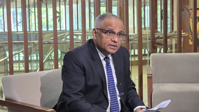 Viet Nam's economy poised for sustained growth despite global challenges: ADB Country Director - Ảnh 1. Viet Nam's economy poised for sustained growth despite global challenges: ADB Country Director - Ảnh 1.
