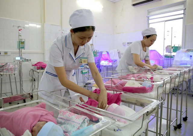 Health ministry proposes subsidies for families with two daughters- Ảnh 1. Health ministry proposes subsidies for families with two daughters- Ảnh 1.