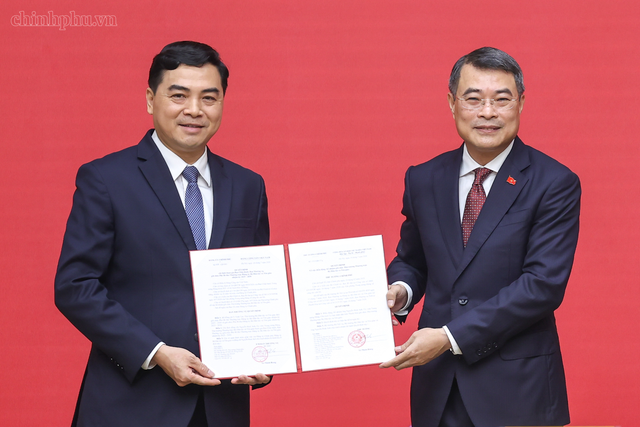Prime Minister appoints acting Minister of Home Affairs- Ảnh 2. Prime Minister appoints acting Minister of Home Affairs- Ảnh 2.