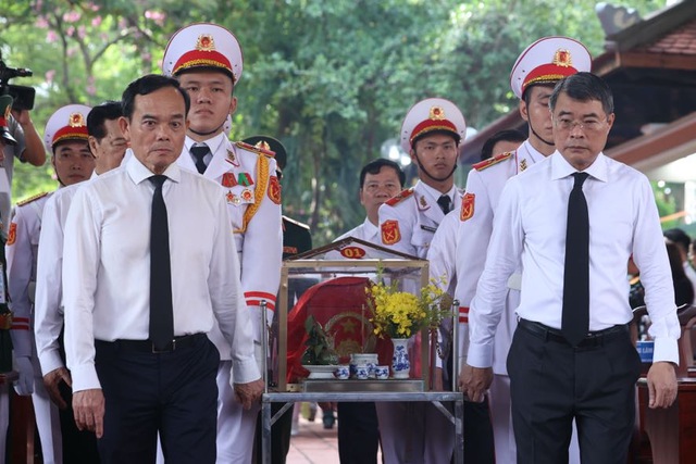Prime Minister demands all-round efforts to search for remains of martyrs- Ảnh 1. Prime Minister demands all-round efforts to search for remains of martyrs- Ảnh 1.