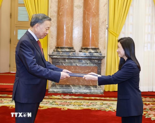 Top leader To Lam hosts newly-accredited U.S. Ambassador- Ảnh 1.