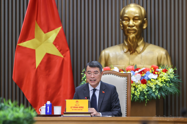Prime Minister Le Minh Hung holds phone conversation with Dutch counterpart Rob Jetten- Ảnh 1.
