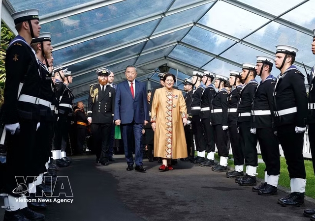 New Zealand's Governor-General hosts official welcome ceremony for top Vietnamese leader To Lam - Ảnh 1.