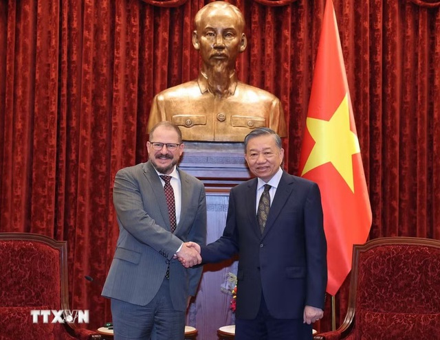 Viet Nam planned to become Qualcomm's third-largest AI research: Cristiano Amon- Ảnh 1.