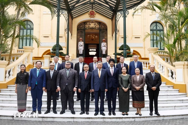 Top leader hosts Ambassadors, Chargés d’Affaires of ASEAN Member States- Ảnh 1.
