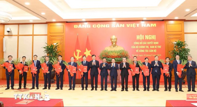 Politburo, Secretariat announce 12 appointment decisions- Ảnh 1.