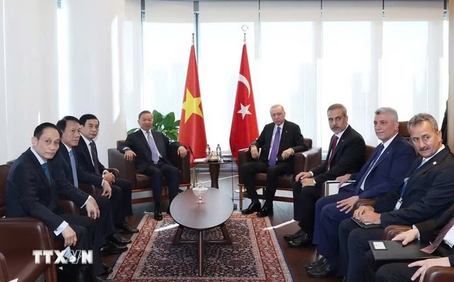 General Secretary, President To Lam meets Turkish President Recep Tayyip Erdogan in New York- Ảnh 1.