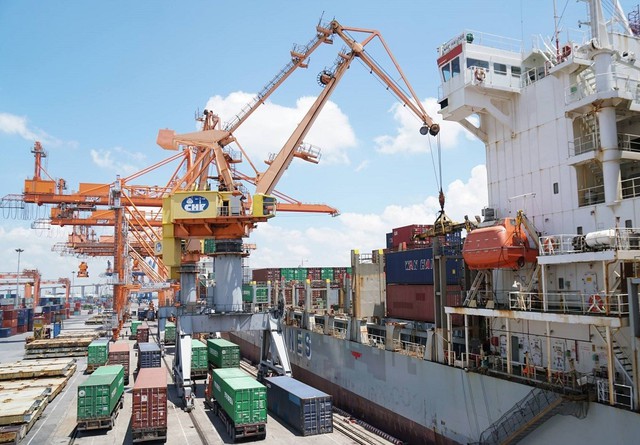 Viet Nam’s trade turnover hits new record of US$770 billion in first eight months- Ảnh 1.