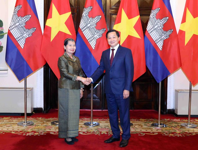Việt Nam-Campuchia: Đẩy mạnh kết nối kinh tế; tăng tần suất bay thẳng, phát huy hiệu quả hệ thống cửa khẩu giữa 2 nước - Ảnh 1. Việt Nam-Campuchia: Đẩy mạnh kết nối kinh tế; tăng tần suất bay thẳng, phát huy hiệu quả hệ thống cửa khẩu giữa 2 nước - Ảnh 1.