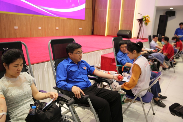 4 Văn phòng Trung ương tham gia hiến máu tình nguyện - Ảnh 7.