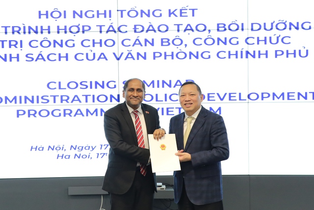 Văn phòng Chính phủ hợp tác chặt chẽ với Singapore để nâng cao năng lực cho cán bộ- Ảnh 1.
