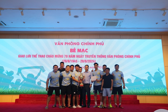 Sôi nổi giao lưu văn hóa, thể thao chào mừng ngày truyền thống VPCP- Ảnh 6.