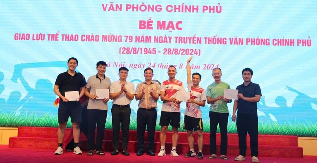 Sôi nổi giao lưu văn hóa, thể thao chào mừng ngày truyền thống VPCP- Ảnh 7.