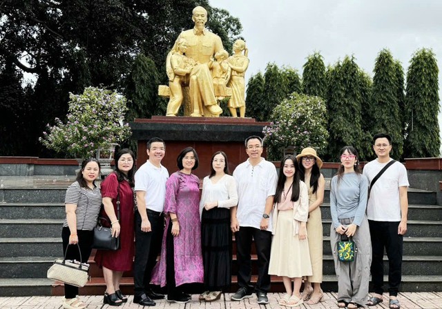 Học tập và làm theo tư tưởng, đạo đức, phong cách Hồ Chí Minh tại Đắk Lắk- Ảnh 1. Học tập và làm theo tư tưởng, đạo đức, phong cách Hồ Chí Minh tại Đắk Lắk- Ảnh 1.