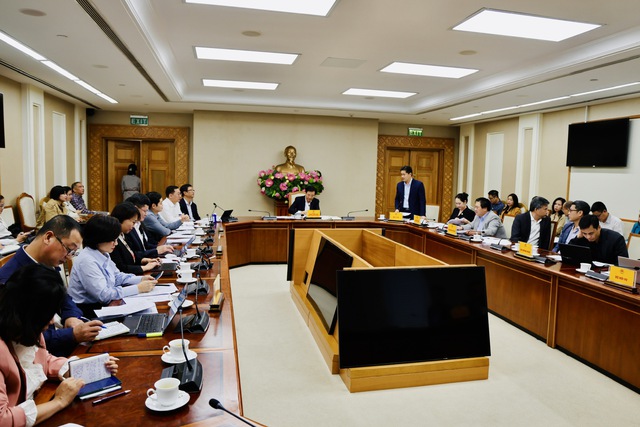 Quyết liệt cắt giảm TTHC, đẩy mạnh chuyển đổi số trong cơ quan nhà nước- Ảnh 5. Quyết liệt cắt giảm TTHC, đẩy mạnh chuyển đổi số trong cơ quan nhà nước- Ảnh 5.