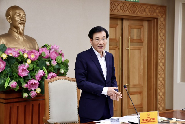 Quyết liệt cắt giảm TTHC, đẩy mạnh chuyển đổi số trong cơ quan nhà nước- Ảnh 6. Quyết liệt cắt giảm TTHC, đẩy mạnh chuyển đổi số trong cơ quan nhà nước- Ảnh 6.