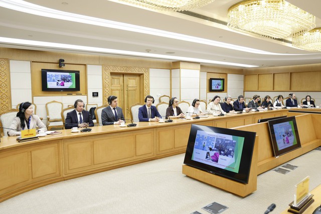 VPCP trao đổi kinh nghiệm với Đoàn công chức cao cấp Liên bang Nga về xây dựng, vận hành Cổng Dịch vụ công quốc gia- Ảnh 5. VPCP trao đổi kinh nghiệm với Đoàn công chức cao cấp Liên bang Nga về xây dựng, vận hành Cổng Dịch vụ công quốc gia- Ảnh 5.
