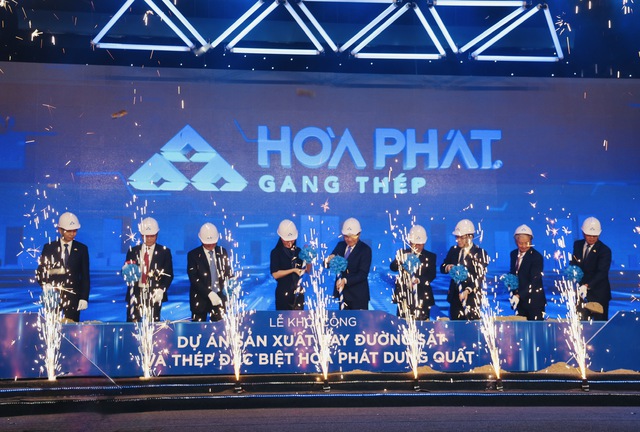 Bộ trưởng, Chủ nhiệm Trần Văn Sơn dự Lễ khởi công Dự án sản xuất ray đường sắt và thép đặc biệt Hòa Phát Dung Quất- Ảnh 3. Bộ trưởng, Chủ nhiệm Trần Văn Sơn dự Lễ khởi công Dự án sản xuất ray đường sắt và thép đặc biệt Hòa Phát Dung Quất- Ảnh 3.