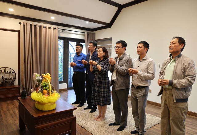 VPCP tổ chức hoạt động tri ân nhân Ngày thành lập Quân đội Nhân dân Việt Nam- Ảnh 1.