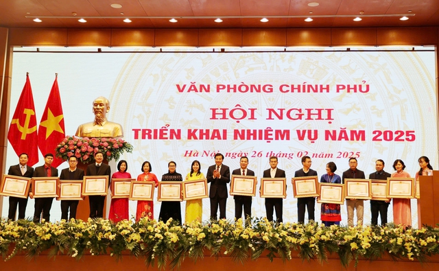 Đoàn kết, đồng lòng để phấn đấu hoàn thành xuất sắc nhiệm vụ năm 2025- Ảnh 6.