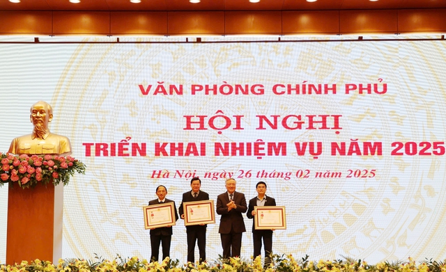 Đoàn kết, đồng lòng để phấn đấu hoàn thành xuất sắc nhiệm vụ năm 2025- Ảnh 3.