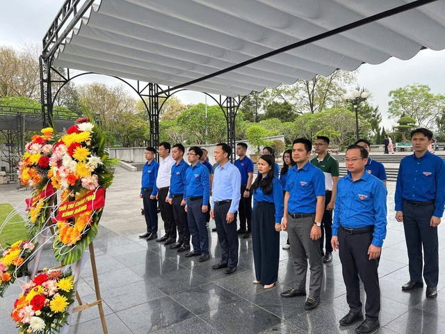 Đoàn Thanh niên Chính phủ tri ân các gia đình có công cách mạng- Ảnh 1. Đoàn Thanh niên Chính phủ tri ân các gia đình có công cách mạng- Ảnh 1.