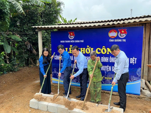 Đoàn Thanh niên Chính phủ tri ân các gia đình có công cách mạng- Ảnh 3. Đoàn Thanh niên Chính phủ tri ân các gia đình có công cách mạng- Ảnh 3.