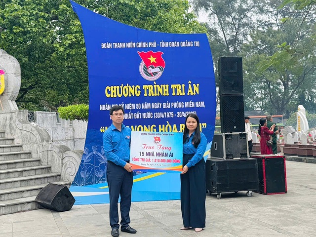 Đoàn Thanh niên Chính phủ tri ân các gia đình có công cách mạng- Ảnh 4. Đoàn Thanh niên Chính phủ tri ân các gia đình có công cách mạng- Ảnh 4.