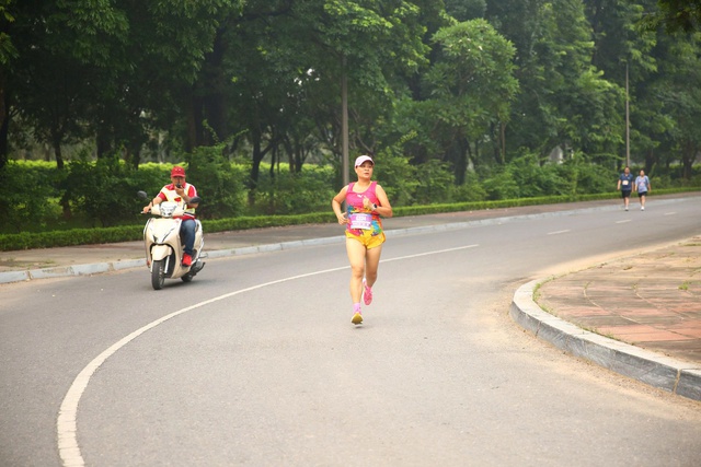 Rực rỡ sắc áo, sôi động giải chạy chào mừng 80 năm Văn phòng Chính phủ- Ảnh 5.
