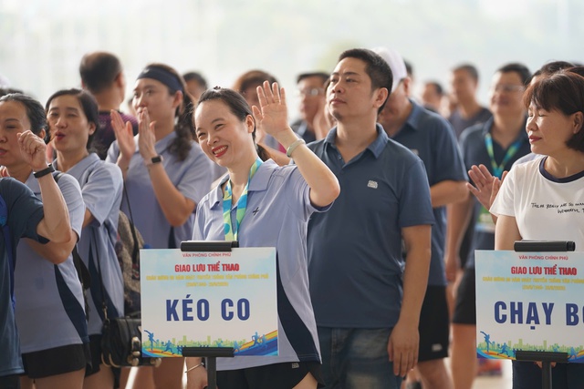 Giao lưu thể thao chào mừng 80 năm Ngày truyền thống Văn phòng Chính phủ- Ảnh 6. Giao lưu thể thao chào mừng 80 năm Ngày truyền thống Văn phòng Chính phủ- Ảnh 6.