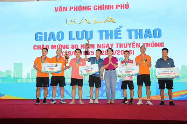 Sôi nổi hoạt động giao lưu thể thao chào mừng 80 năm Văn phòng Chính phủ- Ảnh 13.