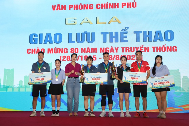 Sôi nổi hoạt động giao lưu thể thao chào mừng 80 năm Văn phòng Chính phủ- Ảnh 12.