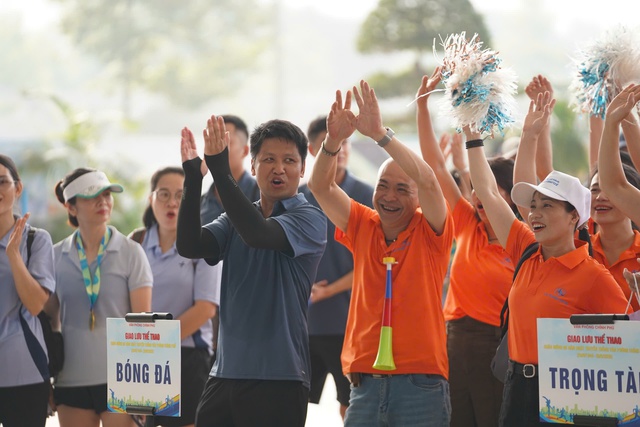 Giao lưu thể thao chào mừng 80 năm Ngày truyền thống Văn phòng Chính phủ- Ảnh 5. Giao lưu thể thao chào mừng 80 năm Ngày truyền thống Văn phòng Chính phủ- Ảnh 5.