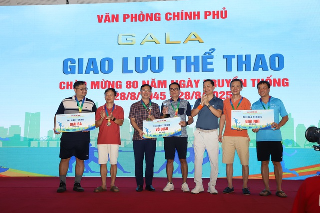 Sôi nổi hoạt động giao lưu thể thao chào mừng 80 năm Văn phòng Chính phủ- Ảnh 11.
