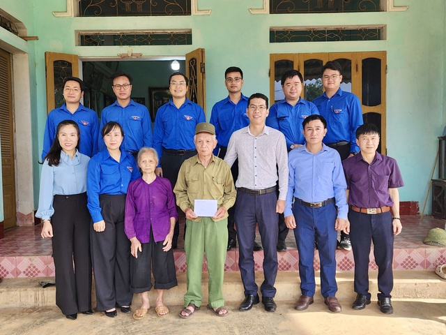 Thanh niên Văn phòng Chính phủ tri ân ‘về nguồn’ với nhiều hoạt động ý nghĩa- Ảnh 4. Thanh niên Văn phòng Chính phủ tri ân ‘về nguồn’ với nhiều hoạt động ý nghĩa- Ảnh 4.