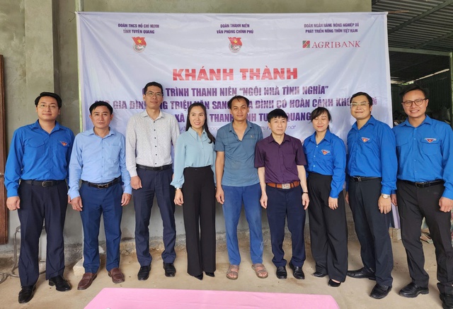 Thanh niên Văn phòng Chính phủ tri ân ‘về nguồn’ với nhiều hoạt động ý nghĩa- Ảnh 1. Thanh niên Văn phòng Chính phủ tri ân ‘về nguồn’ với nhiều hoạt động ý nghĩa- Ảnh 1.