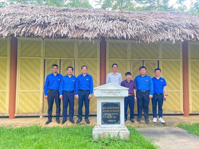Thanh niên Văn phòng Chính phủ tri ân ‘về nguồn’ với nhiều hoạt động ý nghĩa- Ảnh 5. Thanh niên Văn phòng Chính phủ tri ân ‘về nguồn’ với nhiều hoạt động ý nghĩa- Ảnh 5.