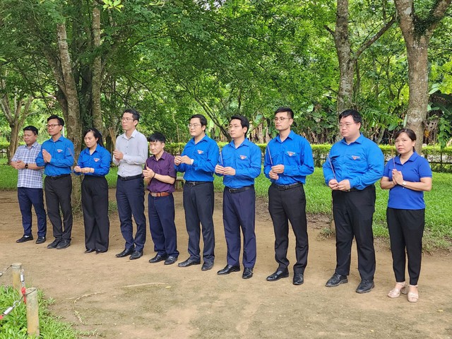 Thanh niên Văn phòng Chính phủ tri ân ‘về nguồn’ với nhiều hoạt động ý nghĩa- Ảnh 6. Thanh niên Văn phòng Chính phủ tri ân ‘về nguồn’ với nhiều hoạt động ý nghĩa- Ảnh 6.