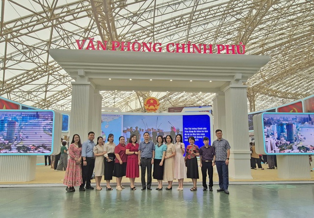Nhiều dấu ấn tại Triển lãm "Văn phòng Chính phủ - 80 năm đồng hành cùng dân tộc"- Ảnh 9. Nhiều dấu ấn tại Triển lãm "Văn phòng Chính phủ - 80 năm đồng hành cùng dân tộc"- Ảnh 9.
