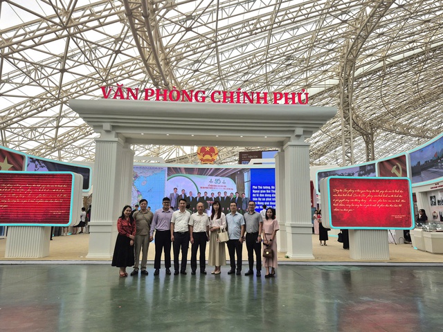 Nhiều dấu ấn tại Triển lãm "Văn phòng Chính phủ - 80 năm đồng hành cùng dân tộc"- Ảnh 8. Nhiều dấu ấn tại Triển lãm "Văn phòng Chính phủ - 80 năm đồng hành cùng dân tộc"- Ảnh 8.