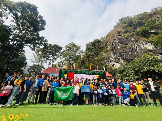 'Tết ấm cho em' lan tỏa tinh thần sẻ chia, chăm lo thiếu nhi- Ảnh 2.