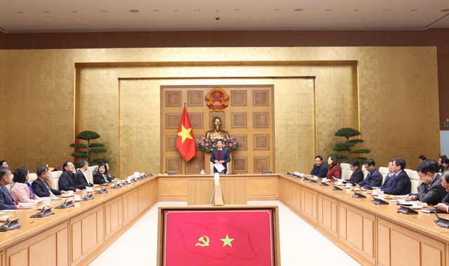 Văn phòng Chính phủ gặp mặt, trao sổ hưu cho cán bộ nghỉ theo chế độ- Ảnh 1. Văn phòng Chính phủ gặp mặt, trao sổ hưu cho cán bộ nghỉ theo chế độ- Ảnh 1.