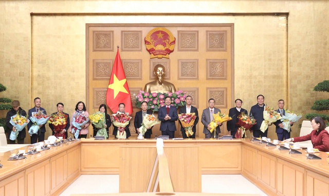 Văn phòng Chính phủ gặp mặt, trao sổ hưu cho cán bộ nghỉ theo chế độ- Ảnh 2. Văn phòng Chính phủ gặp mặt, trao sổ hưu cho cán bộ nghỉ theo chế độ- Ảnh 2.