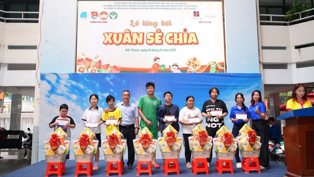 Ngày hội 'Xuân sẻ chia' chăm lo cho đoàn viên, thanh thiếu nhi có hoàn cảnh khó khăn - Ảnh 1.